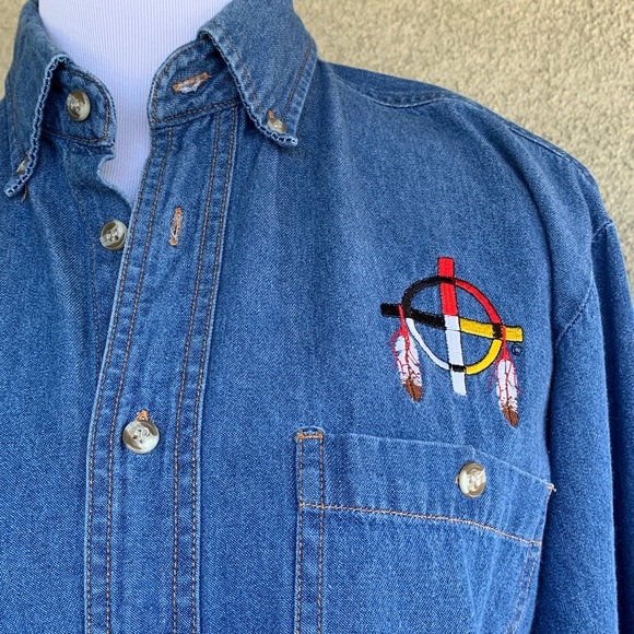 🔥5/$20🔥 “LA Loving” Denim Chambray Shirt Embroidery Size S - Picture 6 of 8